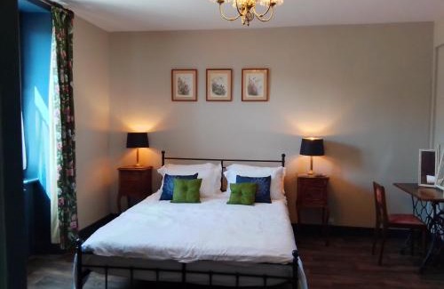 Saint-Laurent-sur-Gorre Bed & Breakfast | L'ancienne Gendarmerie