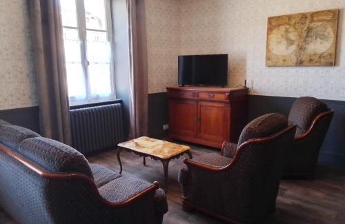 Saint-Laurent-sur-Gorre Bed & Breakfast | L'ancienne Gendarmerie