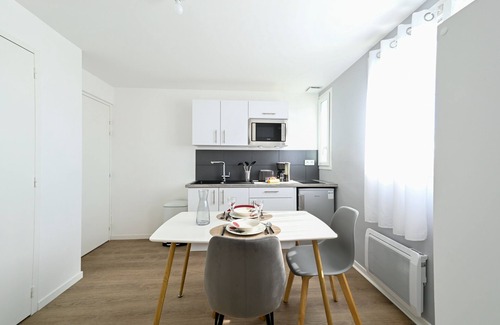 Cholet Apartment | L'Ange Bleu - Appt à 25 min du Puy du Fou