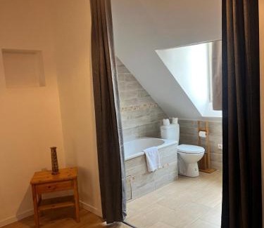 Saint-Genix-sur-Guiers House | L'annexe du Château de Saint Genix