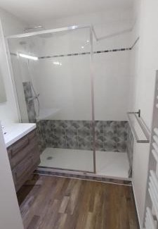 Meyzieu Apartment | L'Aquarelle - Appartement cosy, GroupamaStadium LDLC Arena