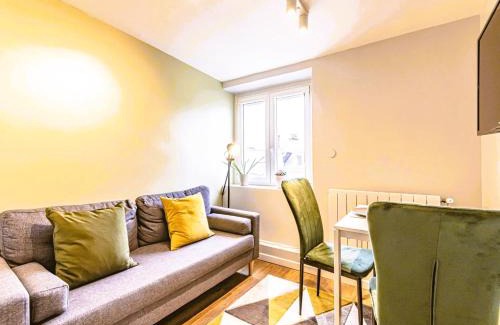 Hincmar Apartment | L'arc en Ciel - Appartement paisible à proximité de la Cathédrale