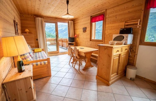 Meribel Village Apartment | L'Arlésienne Wifi Parking commun