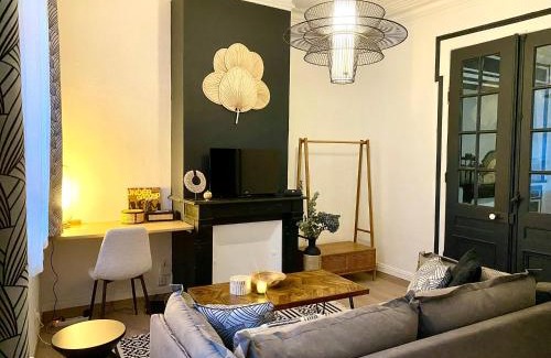 Henriville Apartment | L'Art appart' - T2 - Lit King Size - Proche centre