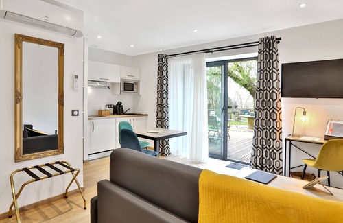 Castels et Bezenac Hotel | L'Atelier d'Epicure - Logis