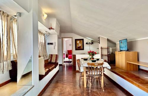 Velletri Apartment | L'Attichetto con aria condizionata-Centro Velletri