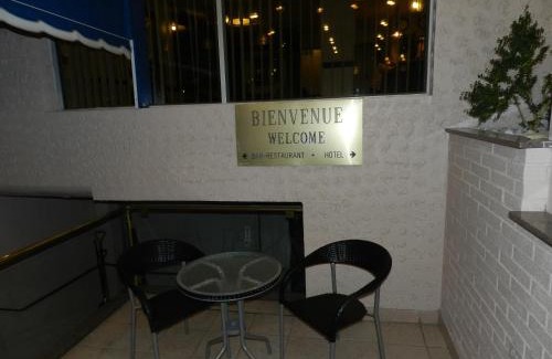 Dorval Hotel | L'Auberge de l'Aeroport Inn