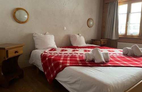 Vers L'Eglise Hotel | L'Auberge de L'Ours