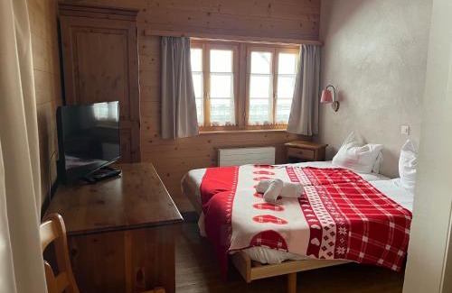 Vers L'Eglise Hotel | L'Auberge de L'Ours