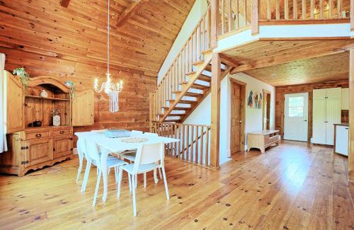 Wakefield House | L'Auberge des Collines Full Guest Suite