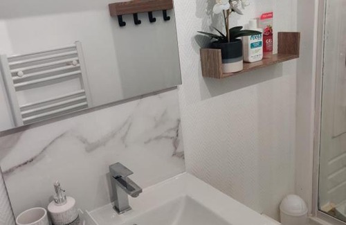 Bonnieres-sur-Seine Apartment | L'Aventurine