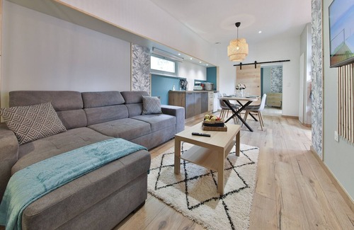 Esplanade Boat Rental | L Avoine Jacuzzi - La péniche de Fabrice