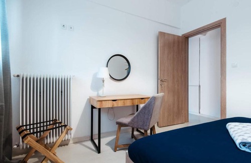 Edessa Apartment | L&C suites - C suite