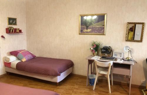 Saint-Nicolas-des-Motets Bed & Breakfast | L'Eclipse