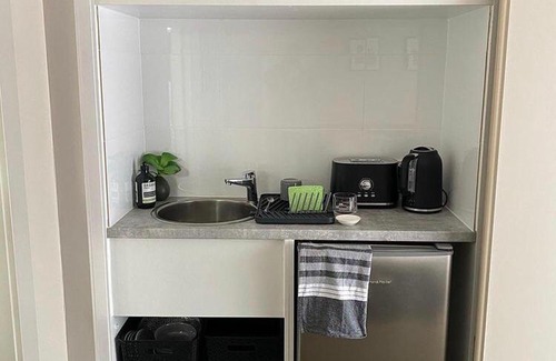 Bentleigh East Apartment | L'École Private Studio-Apartment by My Lodgingfy