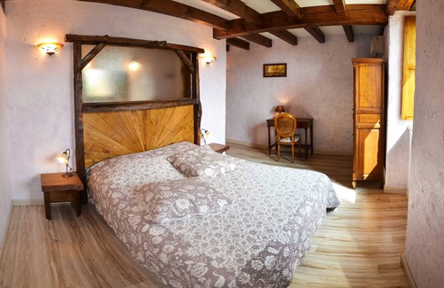 Tauriac-de-Naucelle Bed & Breakfast | L'Ecrin Du Ségala B&B