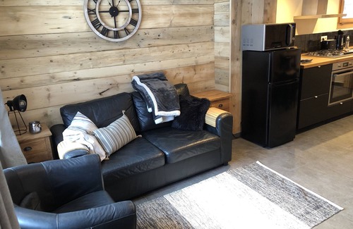 Saint-Jean-dʼAulps Apartment | L'Ecuela Apartment, tastefully renovated 1 bedroom apartment