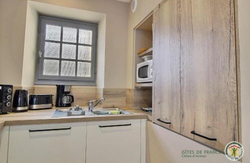 Brehand House | L'epine fleurie