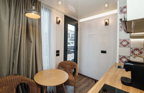 L'Isle-Adam Apartment | L'Escale Royale L'Isle Adam Port Oise