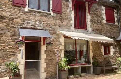 Pont-de-Salars Bed & Breakfast | L'Escapade de JOS , chambres et table d'hôte