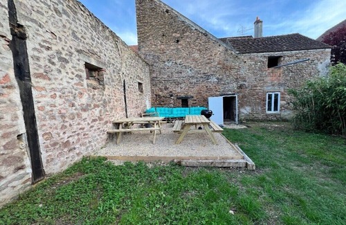 Avallon House | "L'escargot" Family home