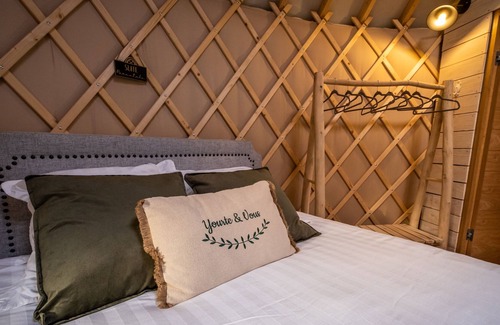 Villeveque Cabin | L'expérience "yourte & Vous"