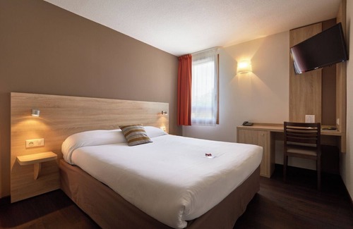 Claix Hotel | L'Hôtel des Trois Massifs