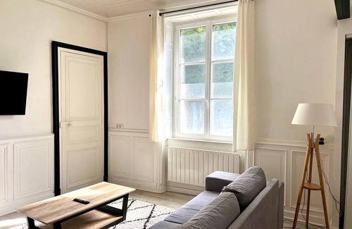 Les 3 Cites Apartment | L'Haussmaninen, appart en plein centre de Poitiers