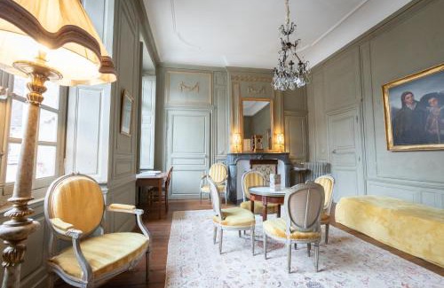 Bourges Bed & Breakfast | L'Hotel de Panette, Un exceptionnel château en coeur de ville
