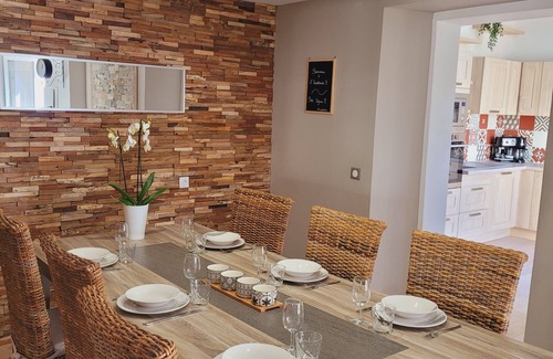 Chenoise House | L'inattendu, pretty briarde with jacuzzi, 3-star gîte
