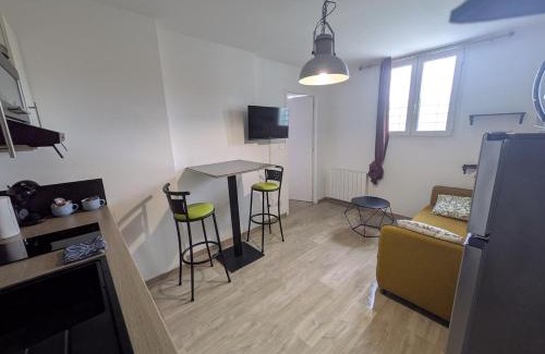 Ernee Apartment | L'INSTANT ROSE Appartement entier tout confort et moderne Hyper centre d'ERNÉE