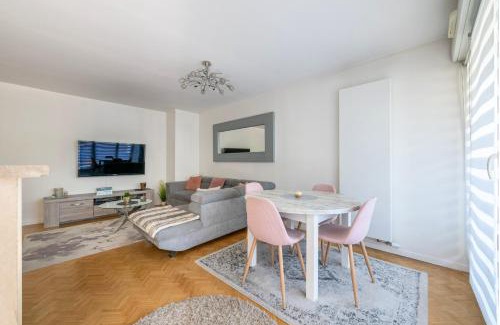 Guyancourt Apartment | L'Instant Versailles - Proche Golf & Centre
