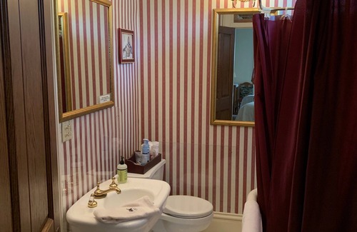 Henderson Bed & Breakfast | L&N Bed and Breakfast