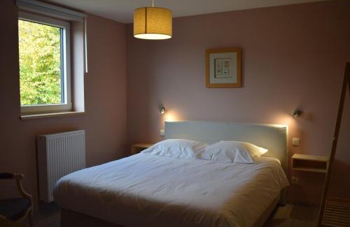 Louette-St-Pierre Bed & Breakfast | L'Oasis d'Yza