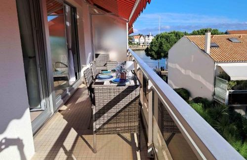 Saint-Palais-sur-Mer Apartment | L'Océanide, F2 plage du Bureau, vue mer latérale