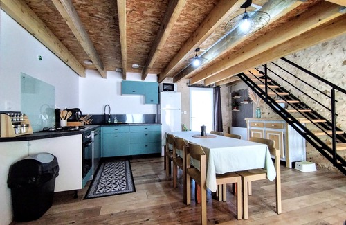 Celle-Levescault Cottage | L'Orée des Bois, 40 pers summer/28 pers winter 3 gites Swimming pool/Sauna/Jacuzzi