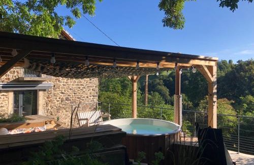 Saint-Front House | L'orée du Mézenc et son bain nordique privatif