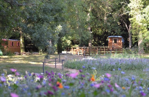 Bransles House | L'Orangerie du Moulin/Campanule Caravan