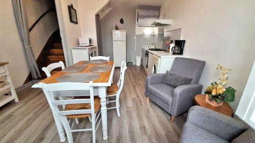 Entraygues-sur-Truyere Apartment | L'Oustalou - Gîte entre Lot et Truyère