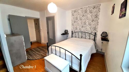 Entraygues-sur-Truyere Apartment | L'Oustalou - Gîte entre Lot et Truyère