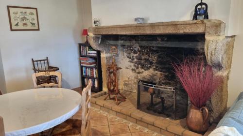 Villeneuve House | L'Oustalou - WIFI - Jardin - Campagne