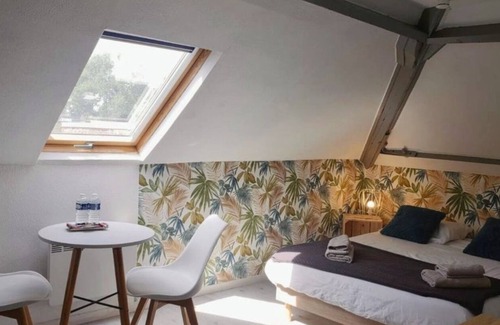 Valenciennes Apartment | La Aloha Room ~ Autonomous Arrival ~ 2 people