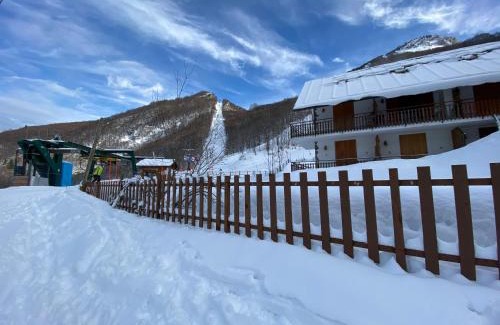 Limone Piemonte Apartment | La Baita Limone Riserva Bianca Ski-in Ski-out Seggiovia Morel 1