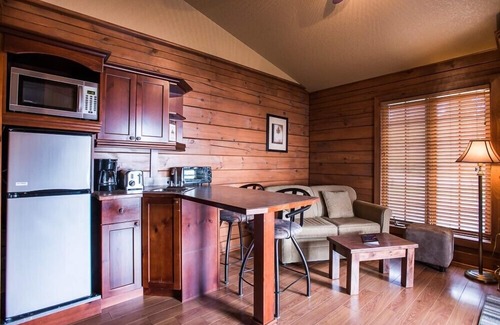 Timiskaming District Cottage | La Bannik