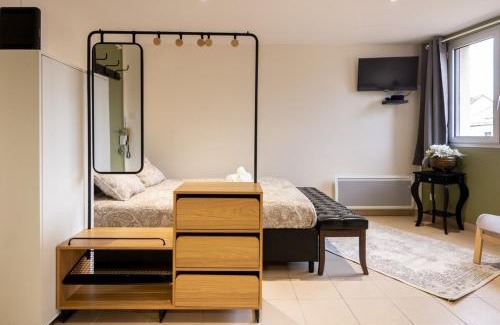 Sable-sur-Sarthe Apartment | La Baroque Room ~ Parking ~ Arrivée autonome