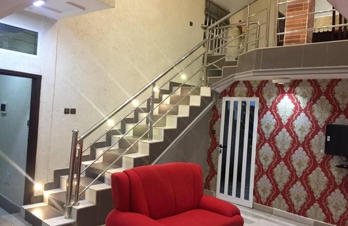 Abomey-Calavi Bed & Breakfast | La Belle au Bois Dormant