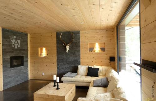Besse-et-Saint-Anastaise Apartment | La Belle Etoile