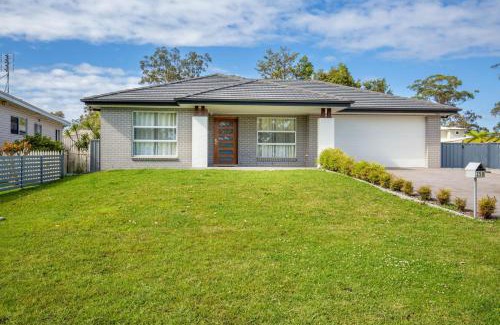 Sanctuary Point House | La Belle Vie 1 Min Walk to Basin Walking Track