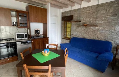Serramazzoni Apartment | La Berzigala