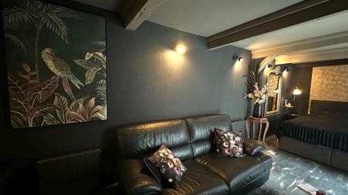 Enclos Apartment | LA BLACK ROOM/Les suites romantiques à Honfleur centre historique